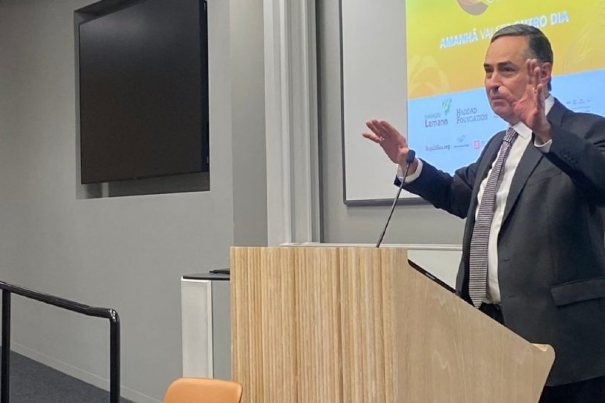 Vídeo: Ao falar em "voto impresso" Barroso é chamado de mentiroso na Inglaterra