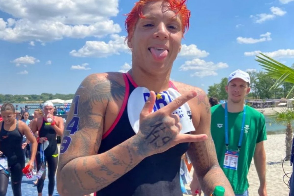 Baiana Ana Marcela Cunha conquista medalha de ouro em prova dos 5 km