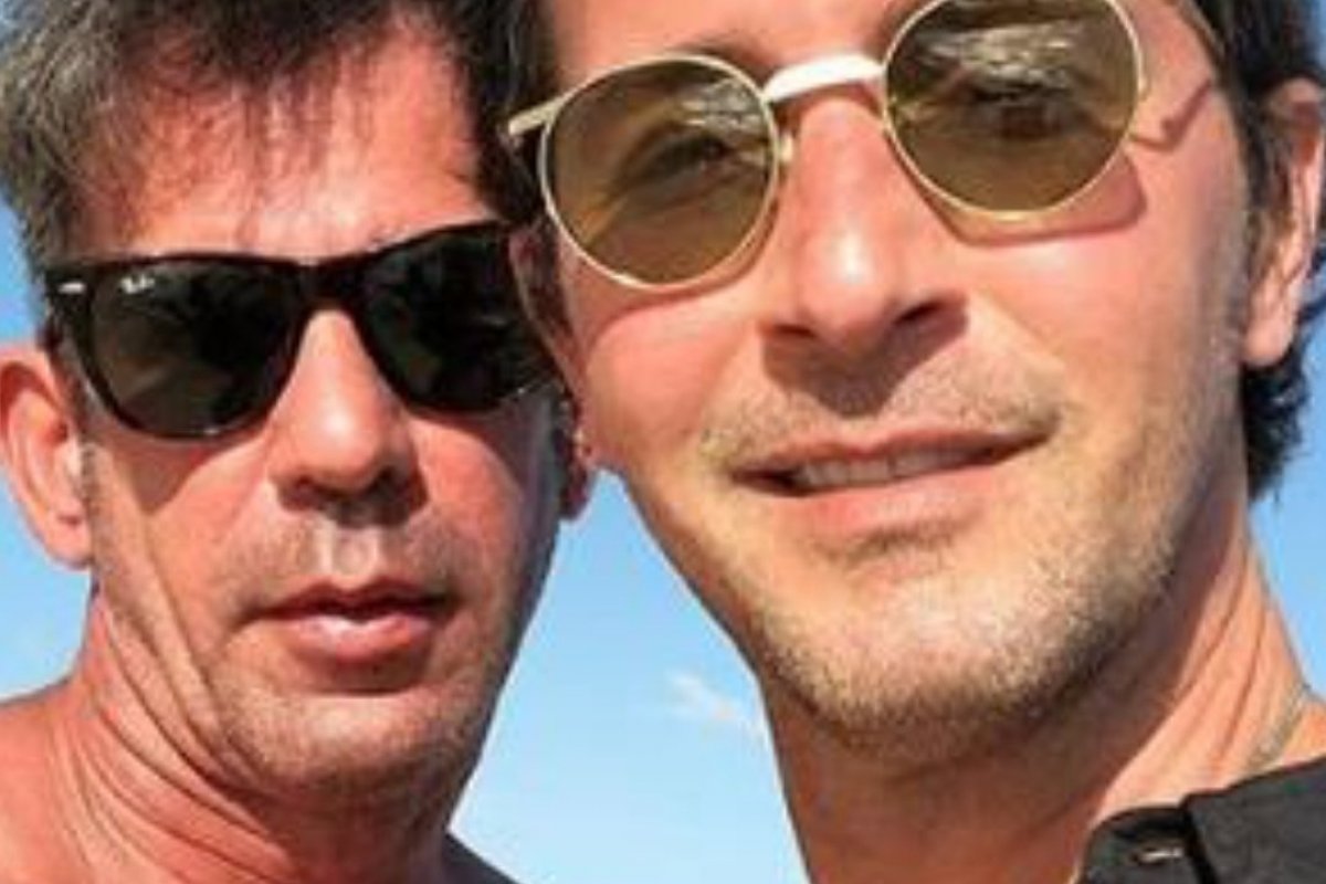 Arlindo Grund do Esquadrão da Moda do SBT mostra o marido na web