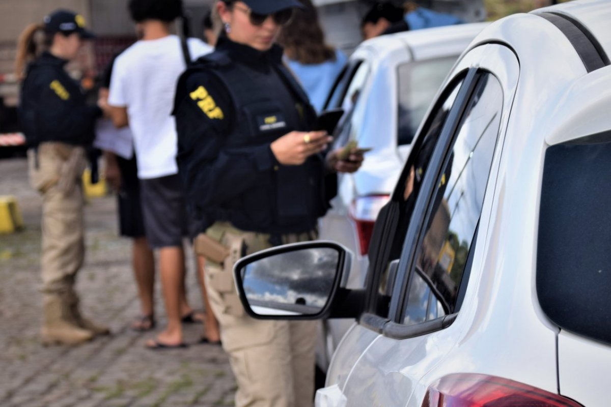 Número de motoristas alcoolizados no São João cresce 360%, diz PRF