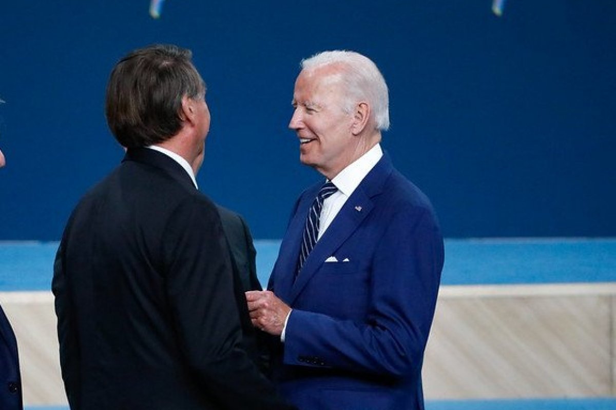 Bolsonaro brinca com comparação a Biden: 'JB brasileiro e JB dos EUA'