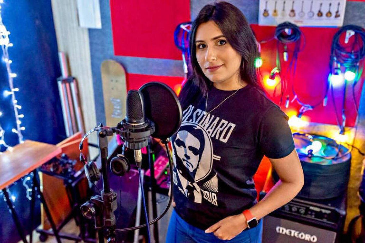 Ex-candidata do PSL pede prisão de Luciano Bivar