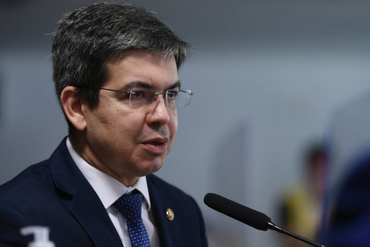 Oposição ao governo deve protocolar pedido de CPI do MEC nesta terça (28)