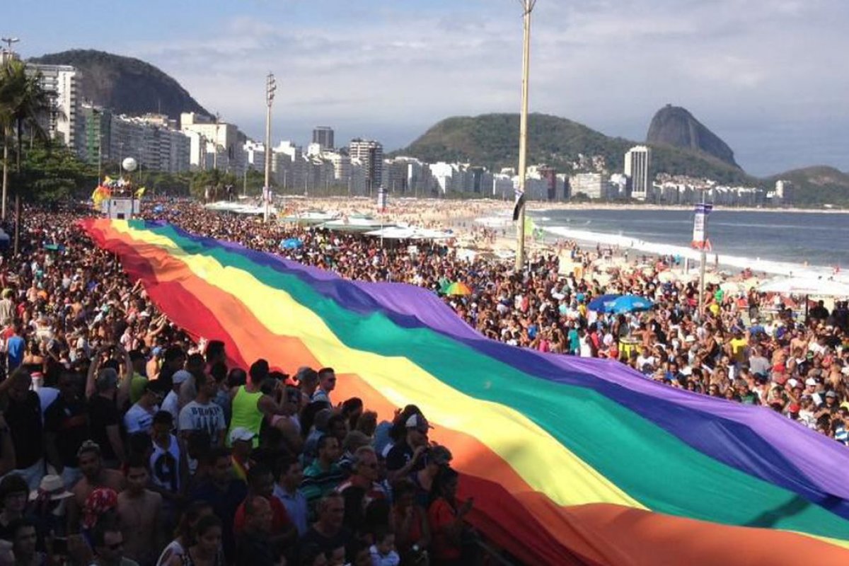 Crimes de estupro contra comunidade LGBTQIA+ crescem 88% em 2021, aponta Anuário