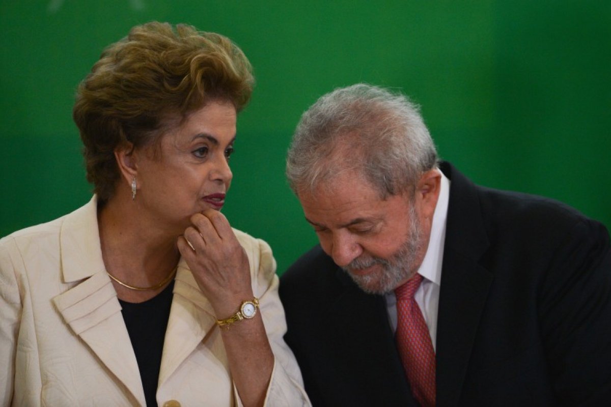 USP cancela prova que mencionava Lula como preso político