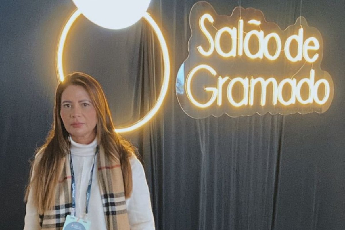 Lucy Bomfim marca presença no Salão de Gramado!