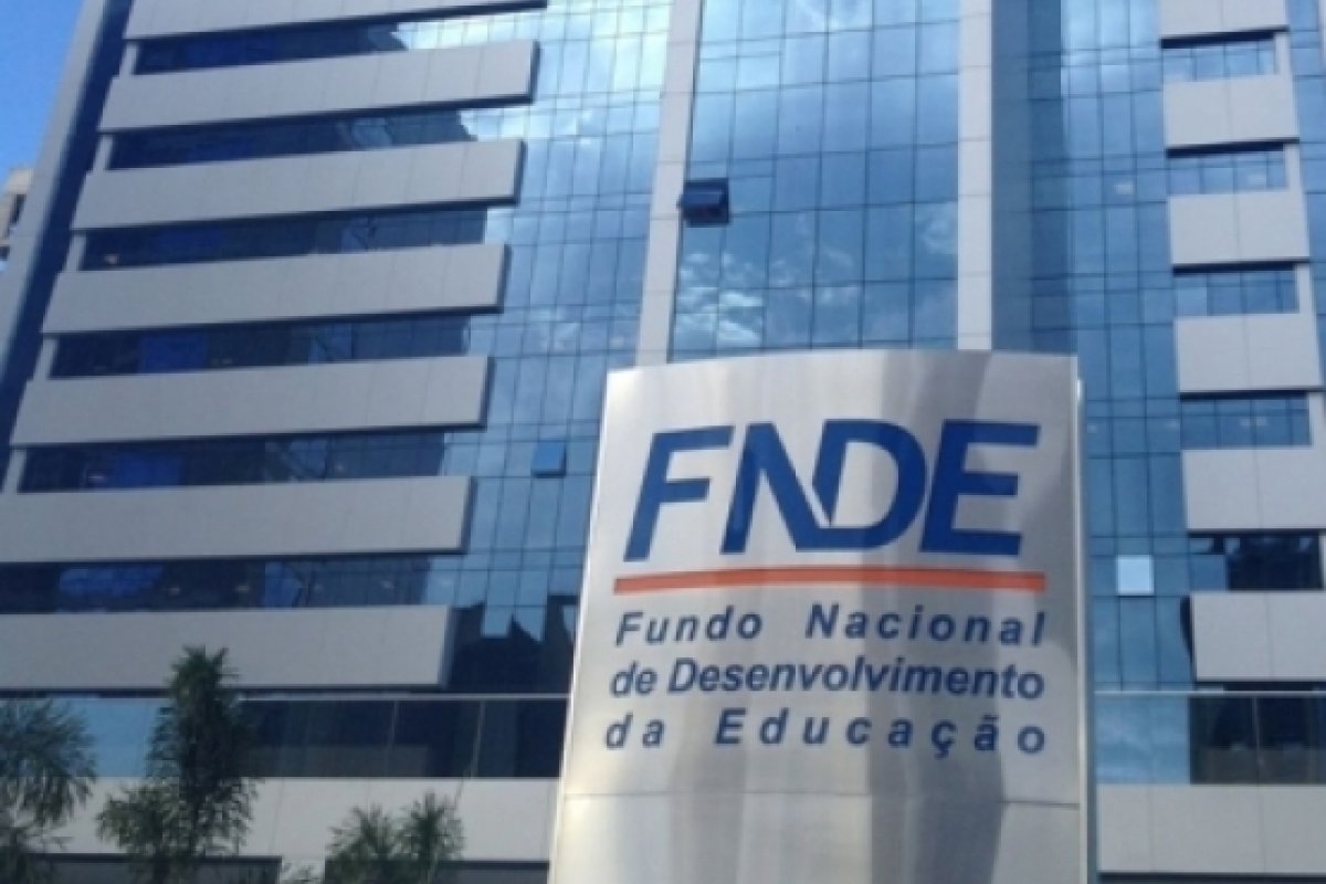 CGU apura quatro supostas irregularidades no FNDE