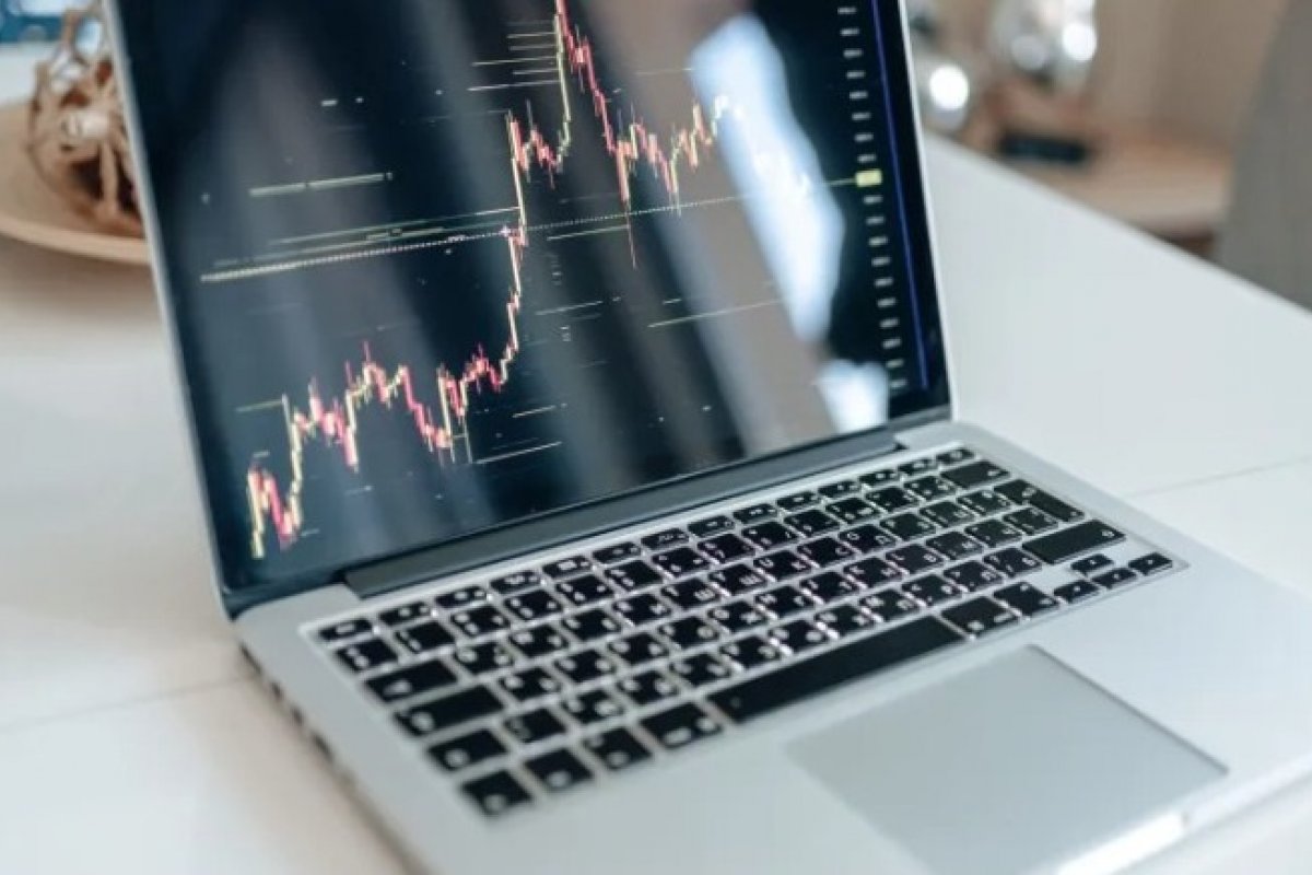 Dólar recua 0,85% ao mesmo tempo que Ibovespa sobe 0,32% nesta quarta (29)