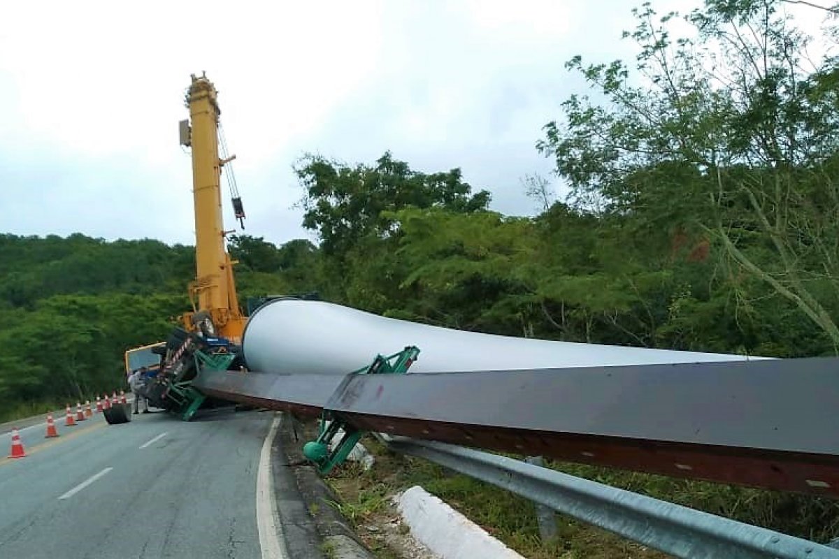 Trecho de rodovia da BA-052 será interditado para remoção de pá eólica no sábado (2)