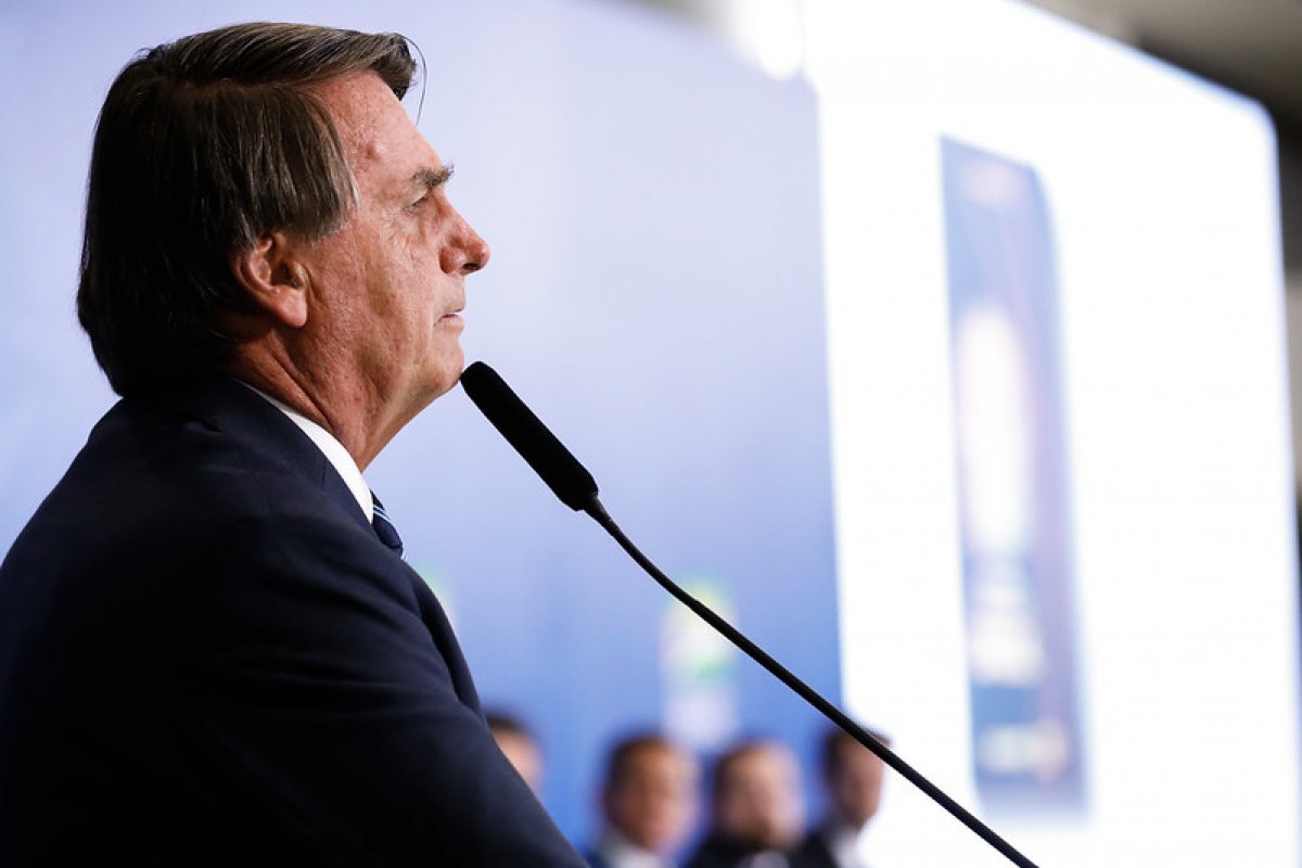 Bolsonaro diz que há casos 'isolados' de corrupção no governo
