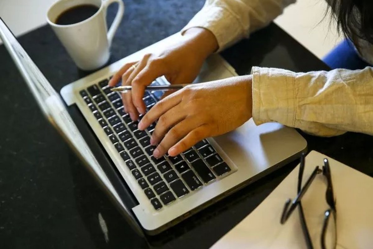 Americanas quer capacitar 5 mil mulheres em tecnologia até 2023