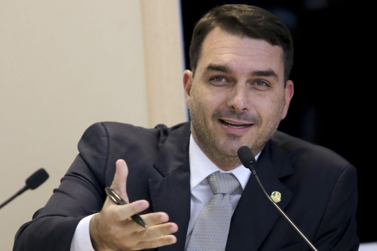 Flávio diz que presidente da Caixa deixará o cargo para não prejudicar campanha de reeleição de Bolsonaro