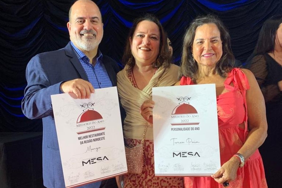 Chef Tereza Paim conquista o prêmio de Personalidade da Gastronomia  do ano pela Prazeres da Mesa! 