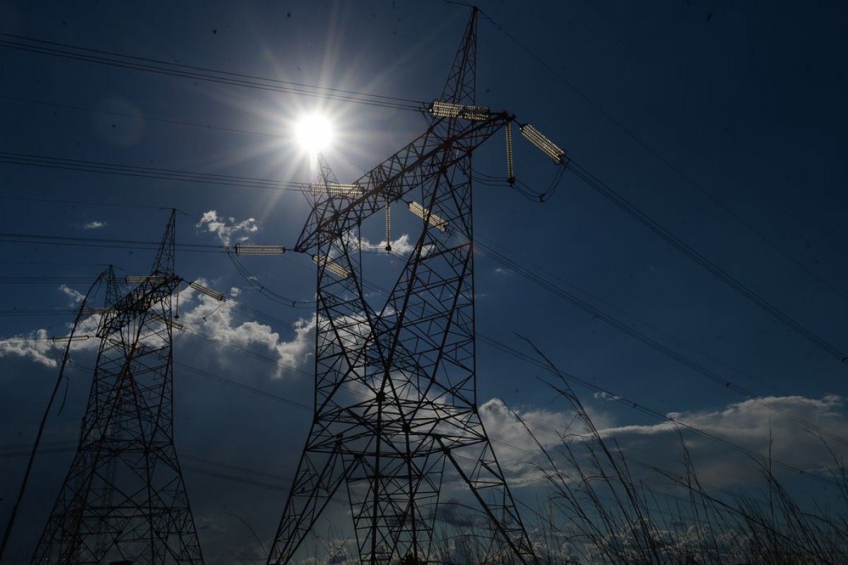 Aneel realiza leilão de transmissão de energia nesta quinta-feira (30)