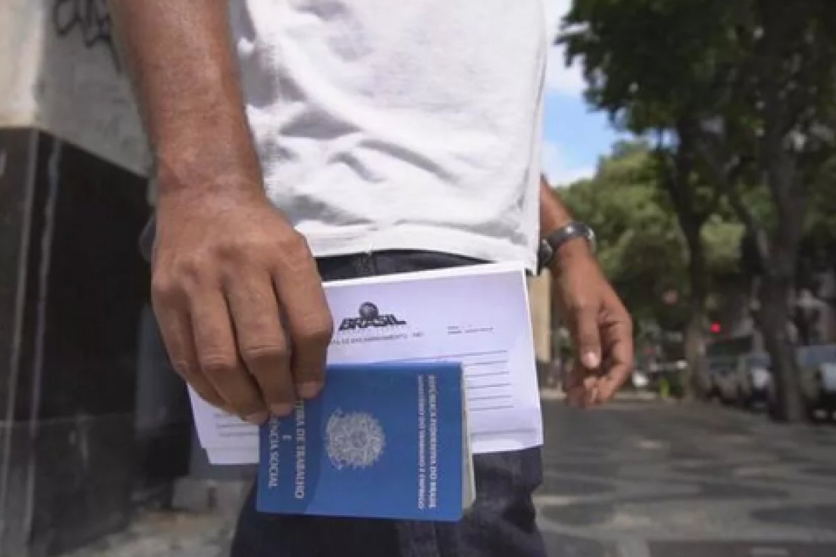 Com alta de 50% ante 2021, Brasil bate recorde em pedidos de demissão