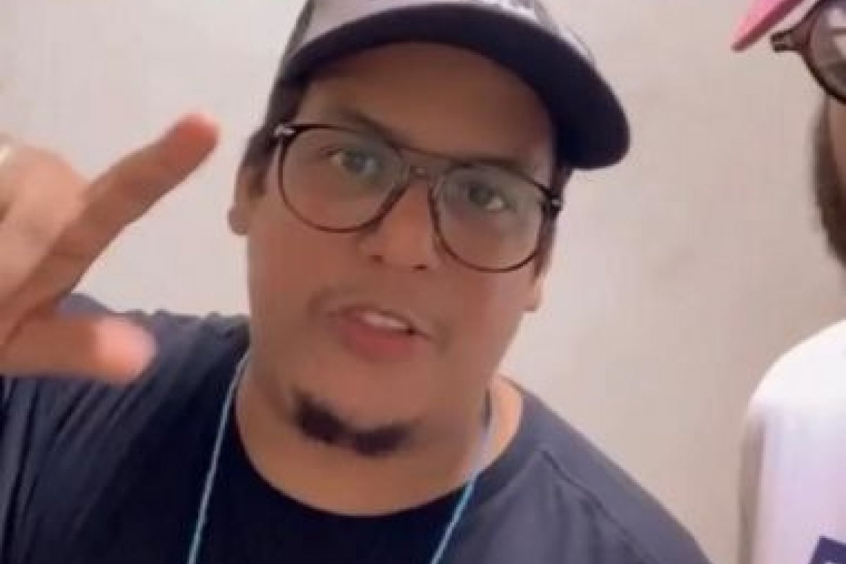 Vídeo: Radialista é agredido por torcedores do Vitória após final do sub-20