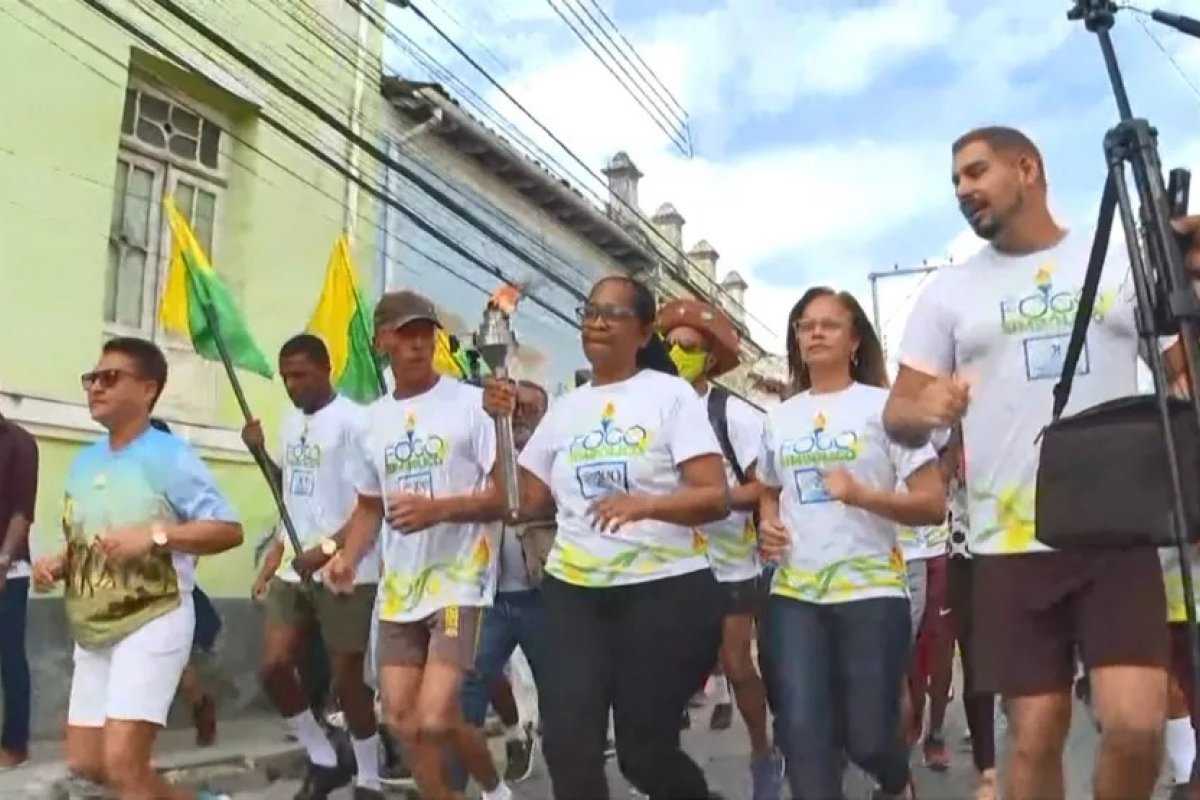 Fogo simbólico do 2 de Julho sai de Cachoeira em direção a Salvador