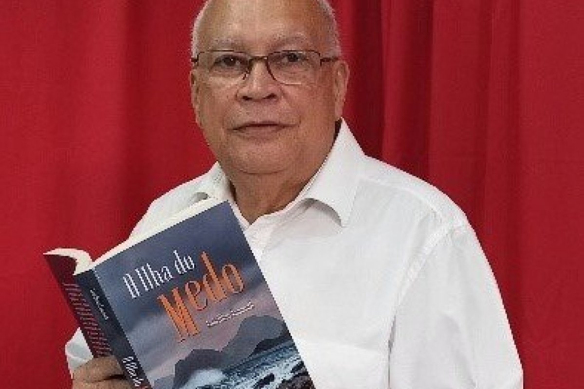 Jornalista baiano lança romance policial ' A Ilha do Medo'
