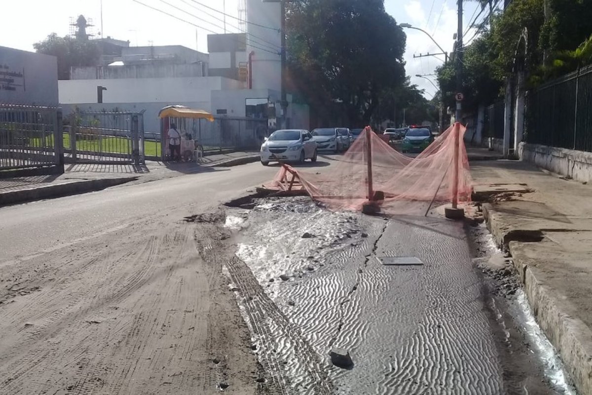 Batida entre carros deixa homem ferido em Salvador