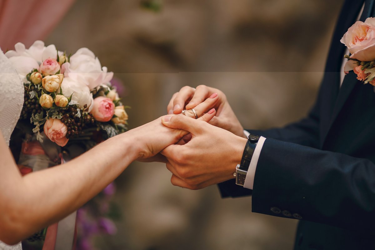 Cai 90% o número de esposas na Bahia que adotam o sobrenome do marido no casamento