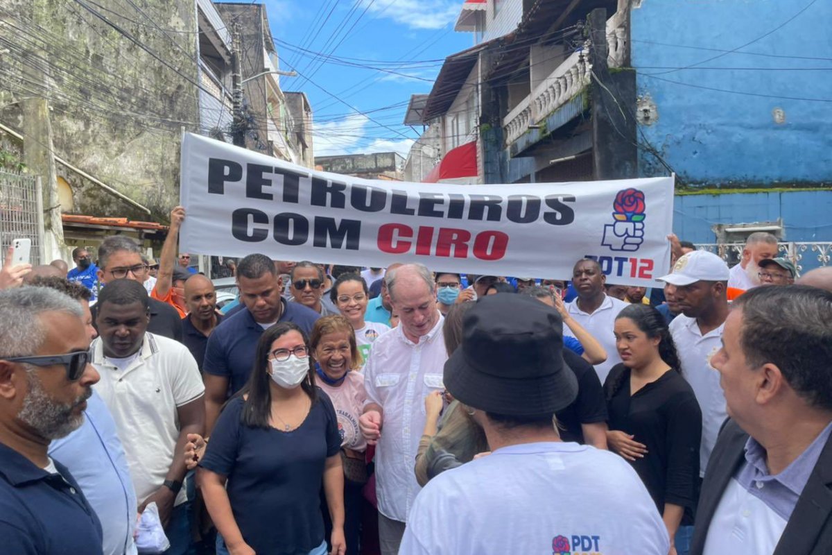 'Estelionato eleitoral', diz Ciro Gomes sobre PEC dos Benefícios