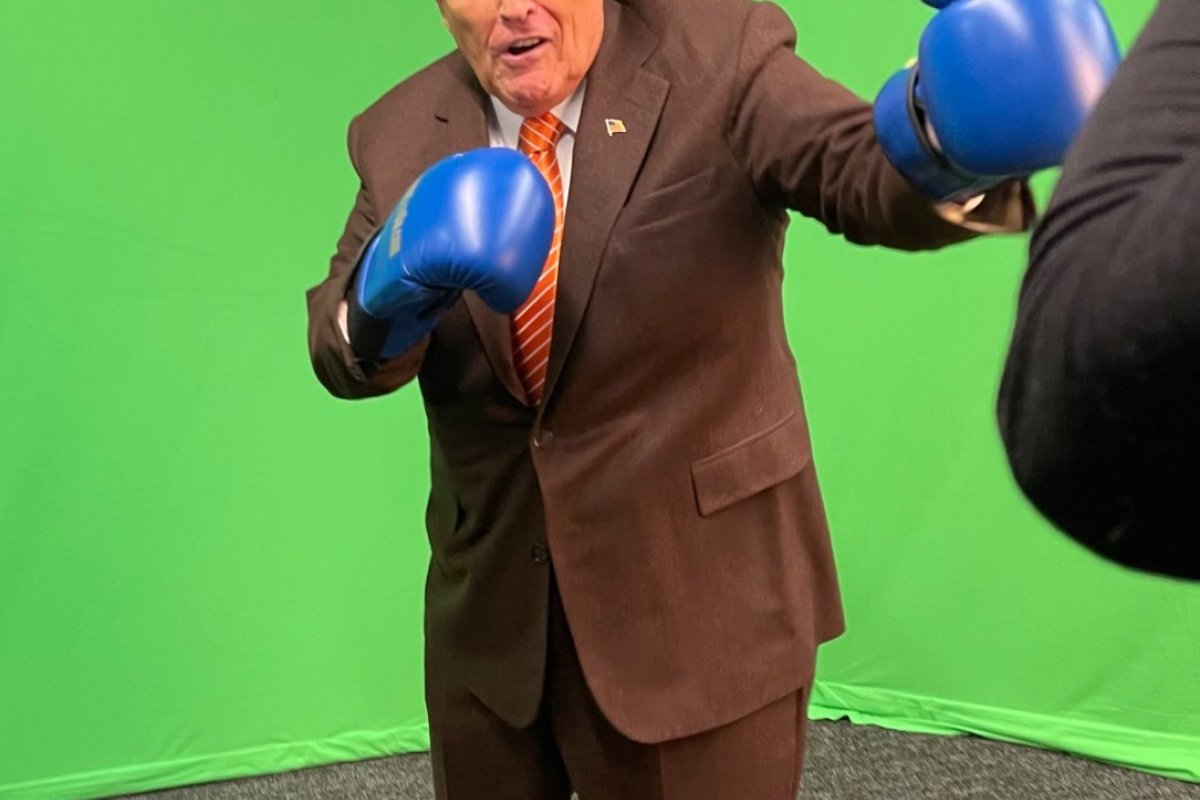 Ex-advogado de Trump viraliza ao publicar propaganda de sandálias no Twitter