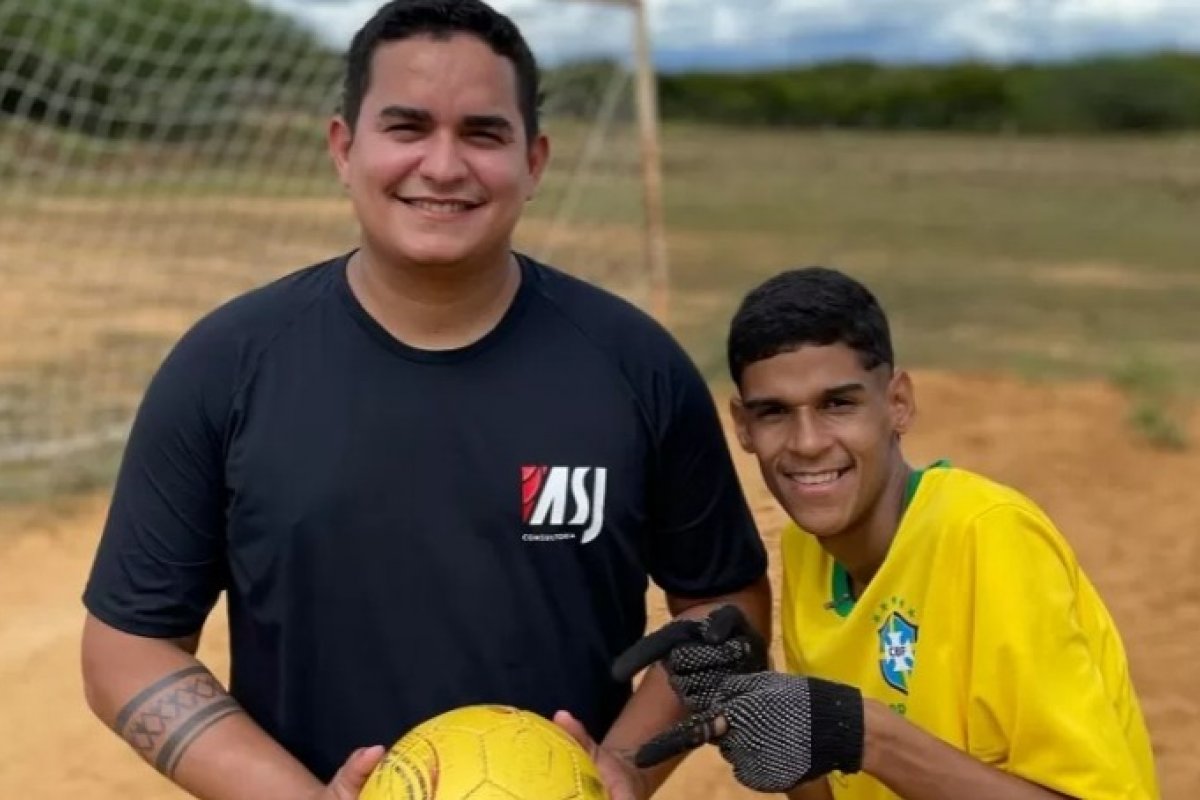 Ex-empresário de Luva de Pedreiro critica TV Globo e acusa influencer de 'fake news'