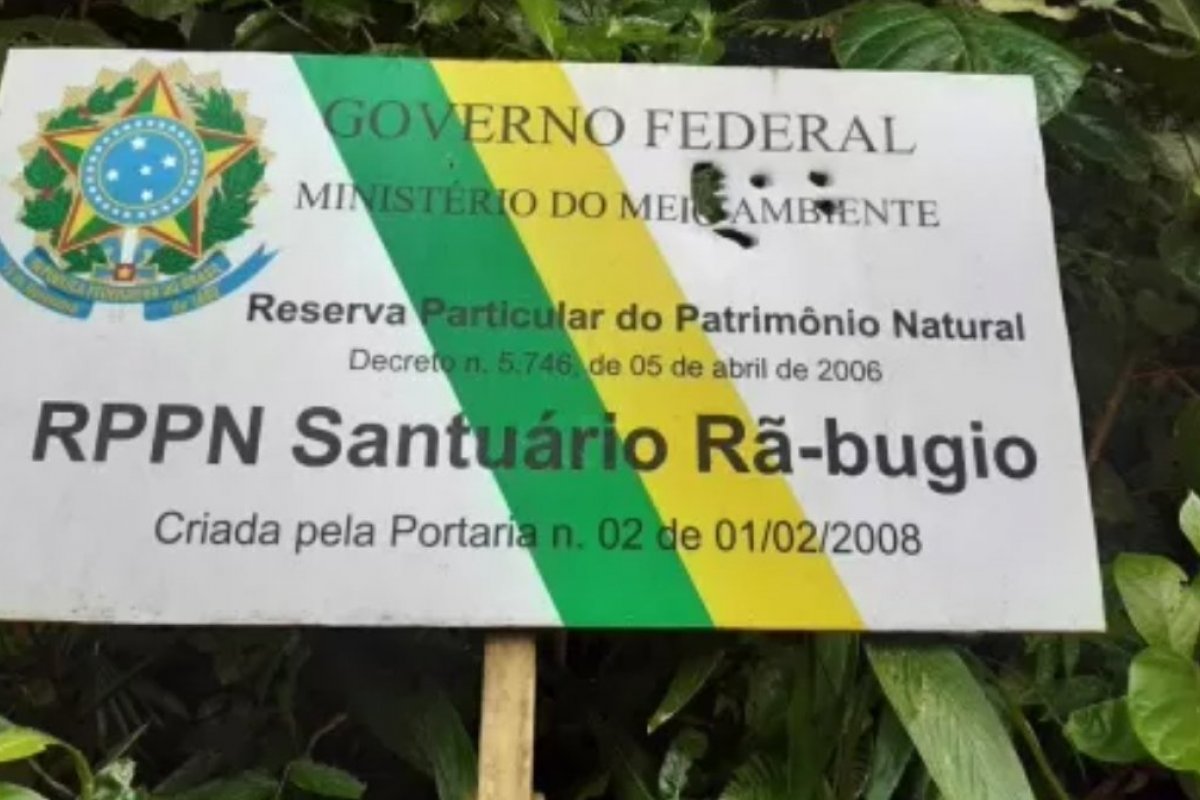 Casa de ambientalistas é alvejada por tiros em Santa Catarina