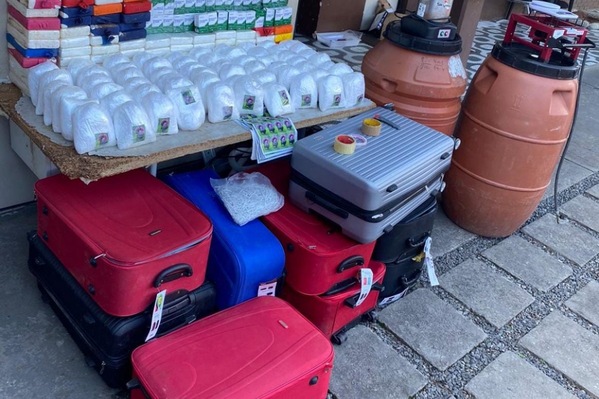 Vídeo: cocaína e pasta base avaliadas em R$ 2 milhões são apreendidas em Salvador