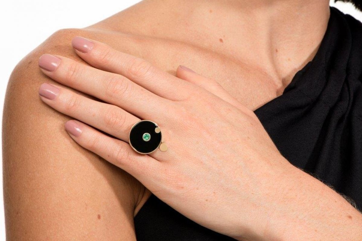 Carolina Neves lança coleção inspirada no misticismo!