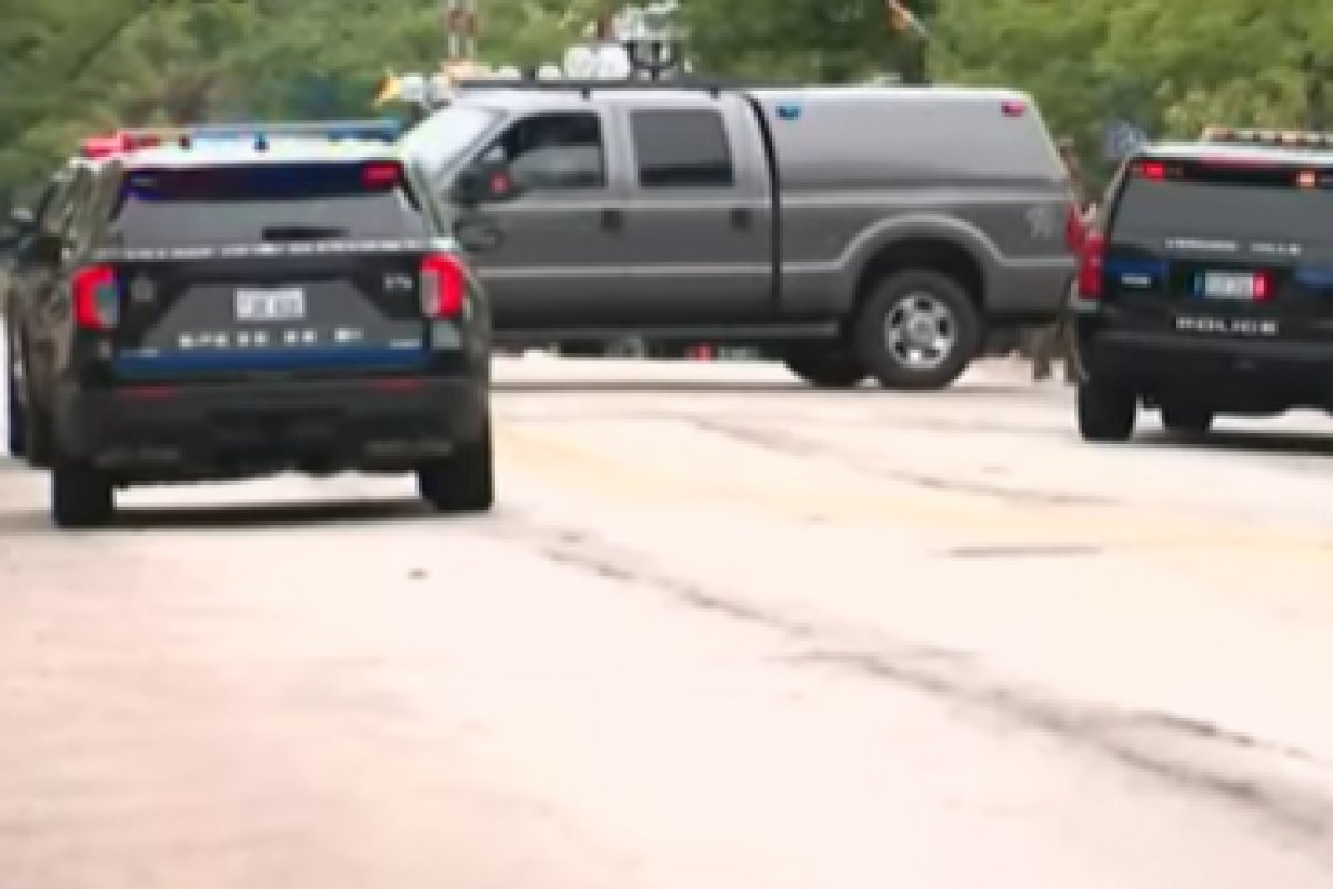 EUA: suspeito de matar seis pessoas em desfile do 4 de julho é preso