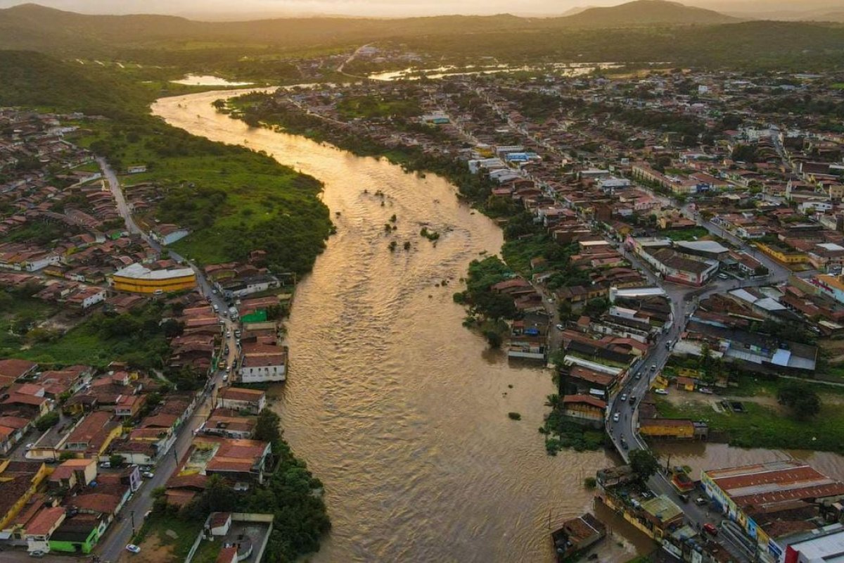 Mais de 60 mil pessoas estão desabrigadas e desalojadas em Alagoas