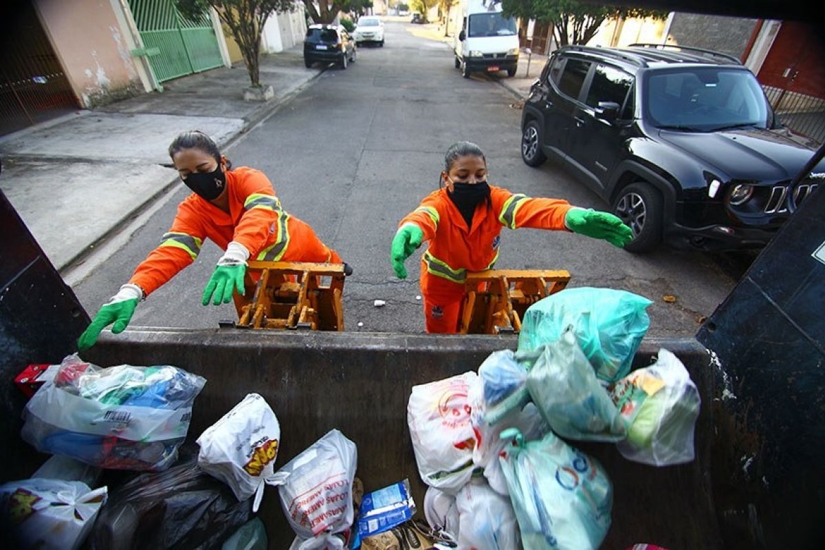 Comissão do Senado aprova regulamentação da profissão de gari
