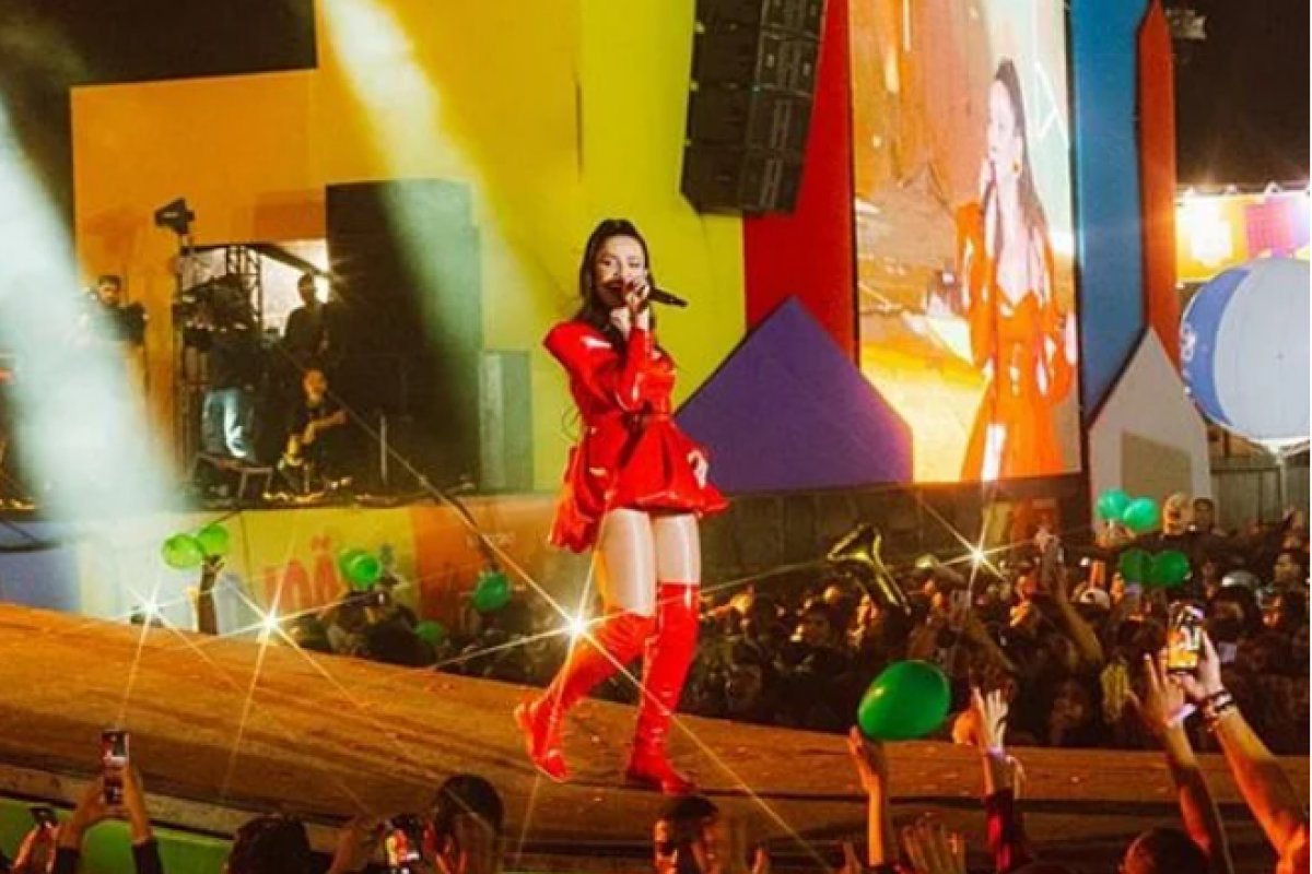 MBL acusa Juliette de fazer campanha antecipada para Lula em show em Caruaru e pede multa