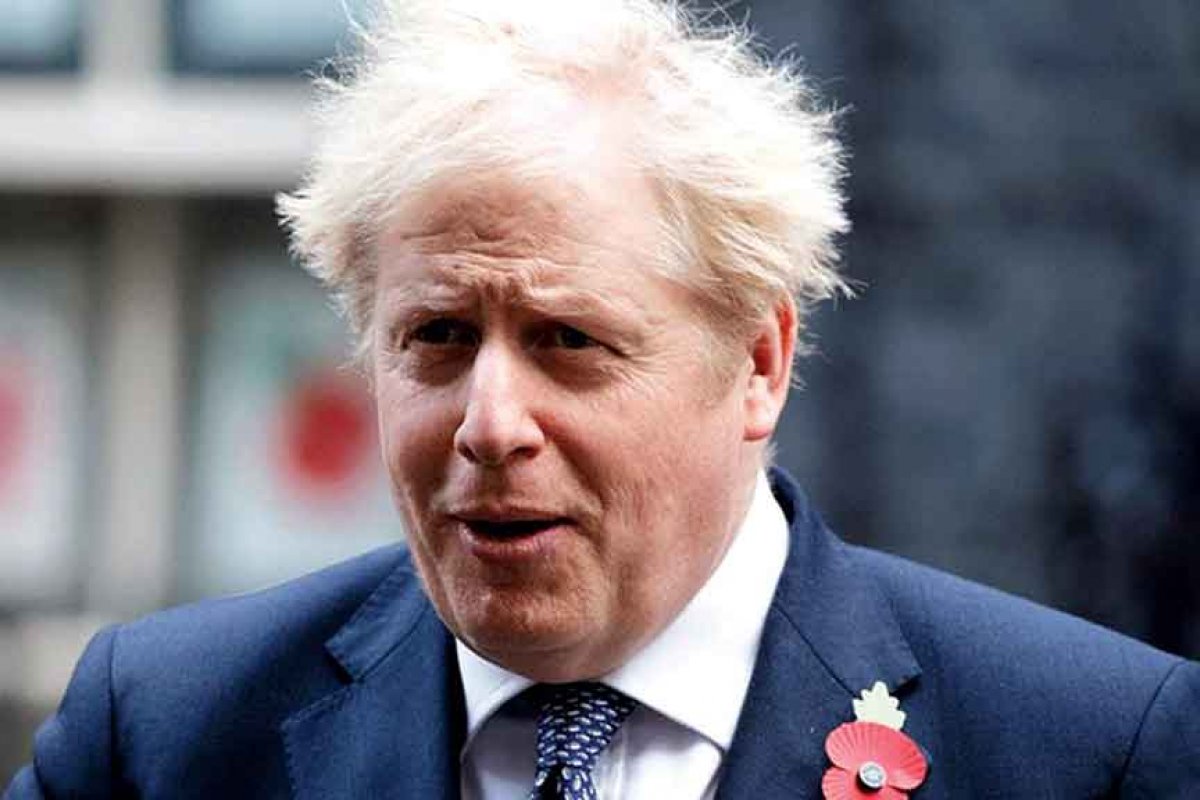 Boris Johnson anuncia que não vai renunciar do governo