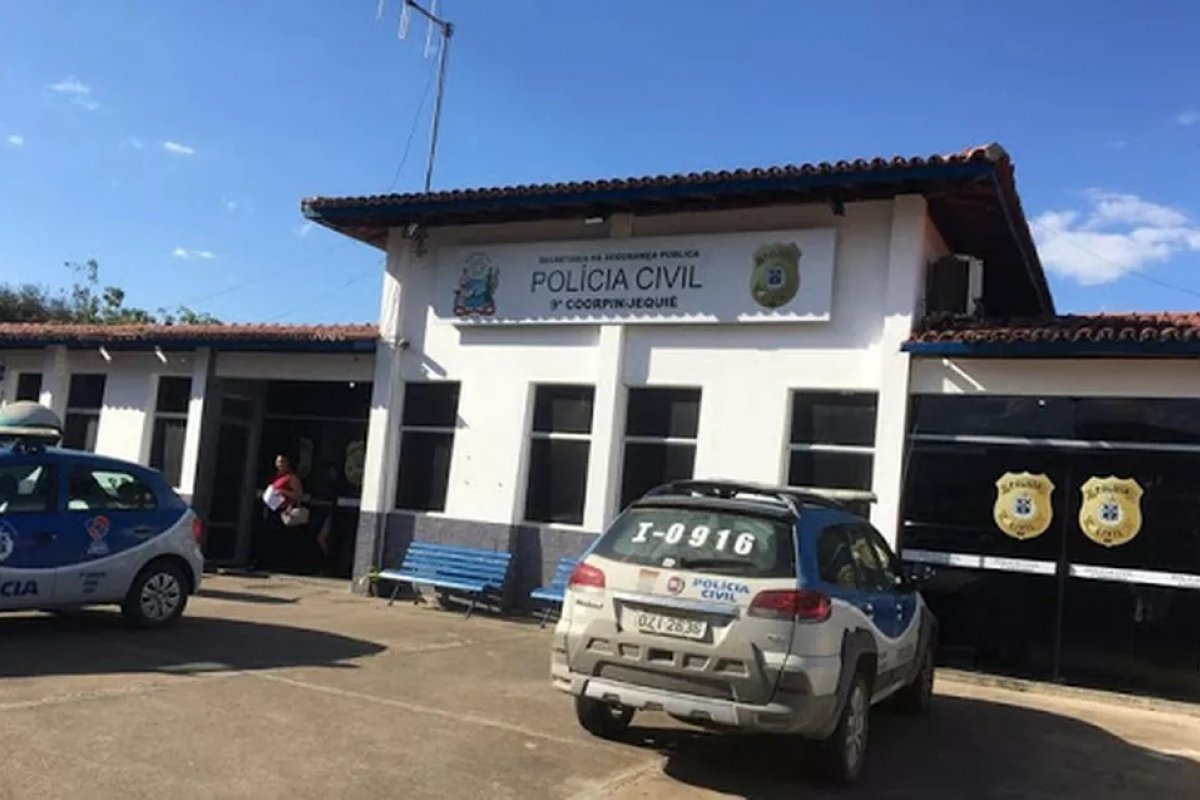 Homem é morto a tiros dentro de casa em Jequié (BA)