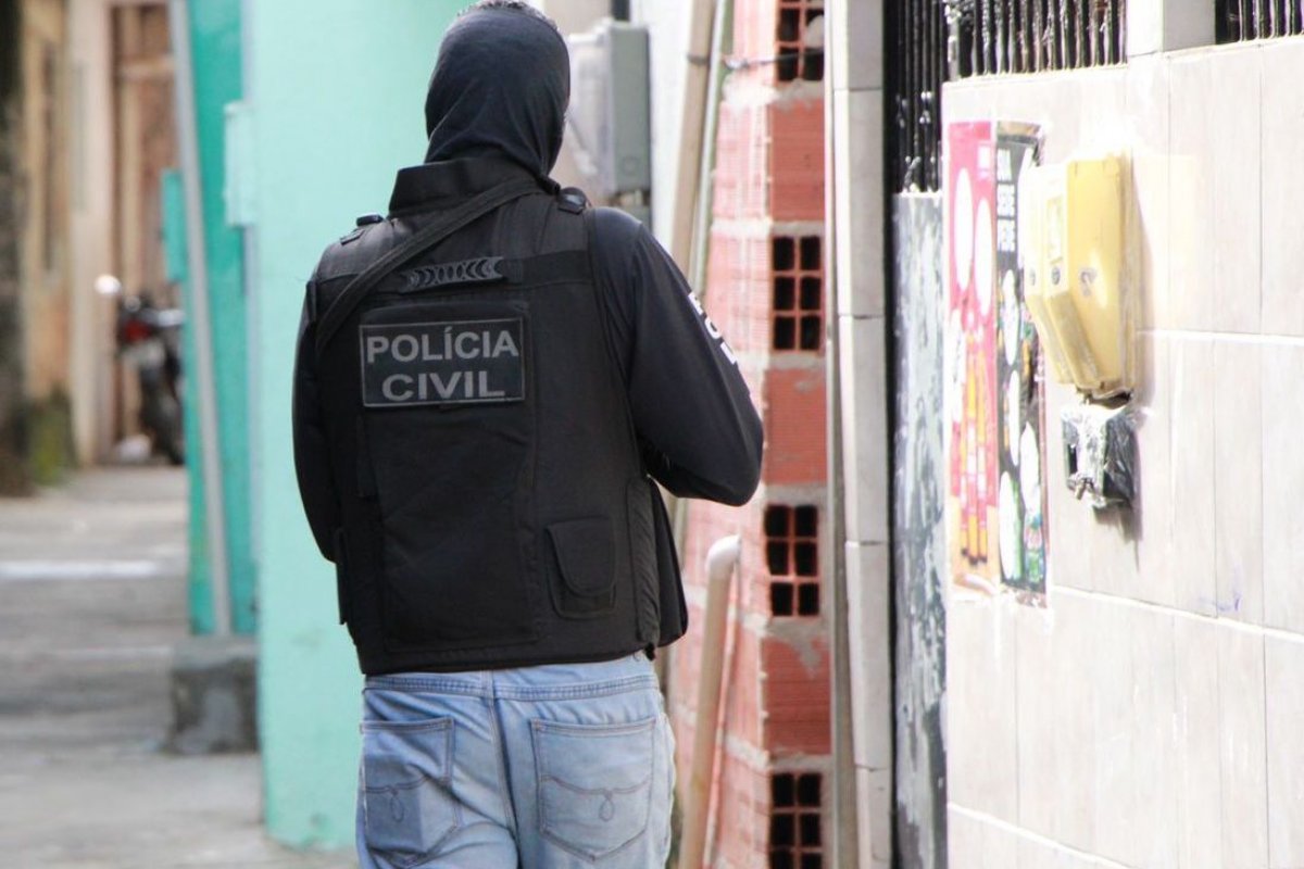 Suspeito de estuprar enteada de três anos é preso em Camaçari