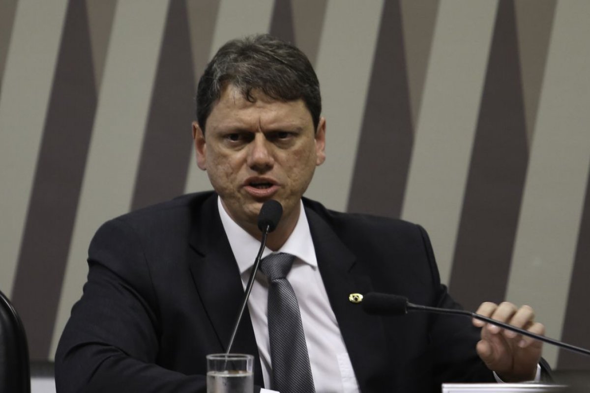 Domicílio eleitoral de Tarcísio Freitas para SP será investigado pela PF