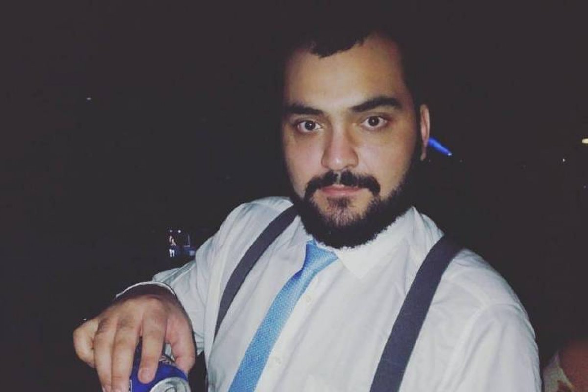 Ex-advogado de Flávio Bolsonaro ganha promoção na Caixa após 8 meses de trabalho no banco