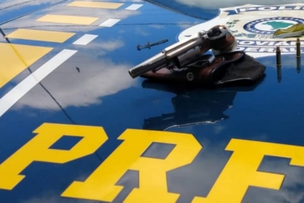 Homem é preso com arma no sul da Bahia