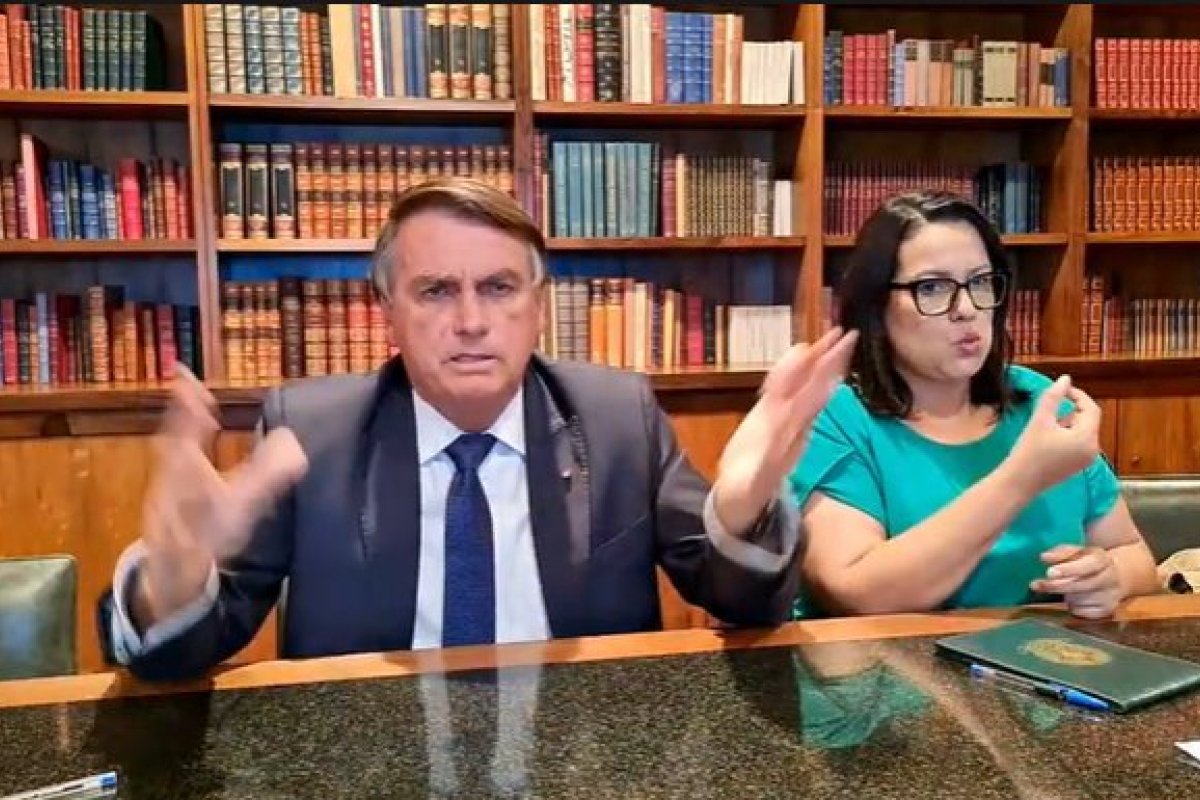 Bolsonaro diz que convocará embaixadores para mostrar 'tudo que aconteceu nas eleições de 2014 e 2018'