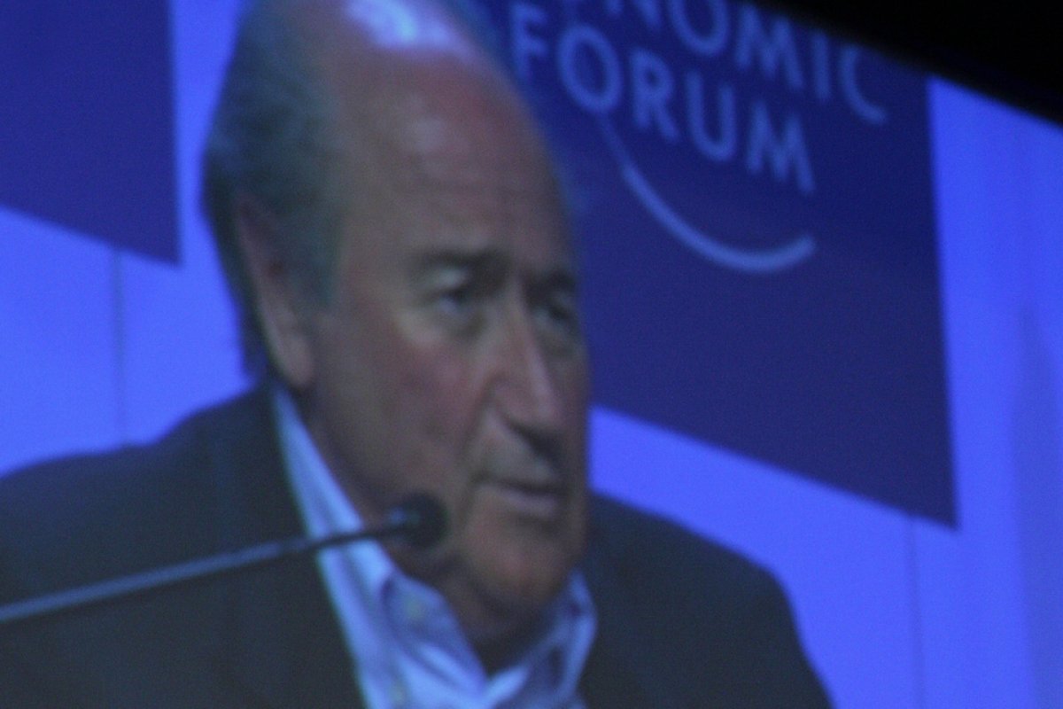 Michel Platini e Joseph Blatter são absolvidos de acusações de corrupção na Fifa