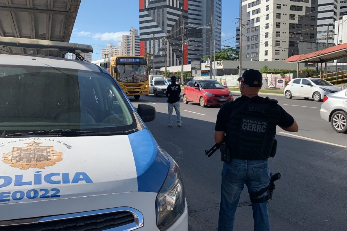 Homem é preso por envolvimento com tráfico de drogas em Salvador