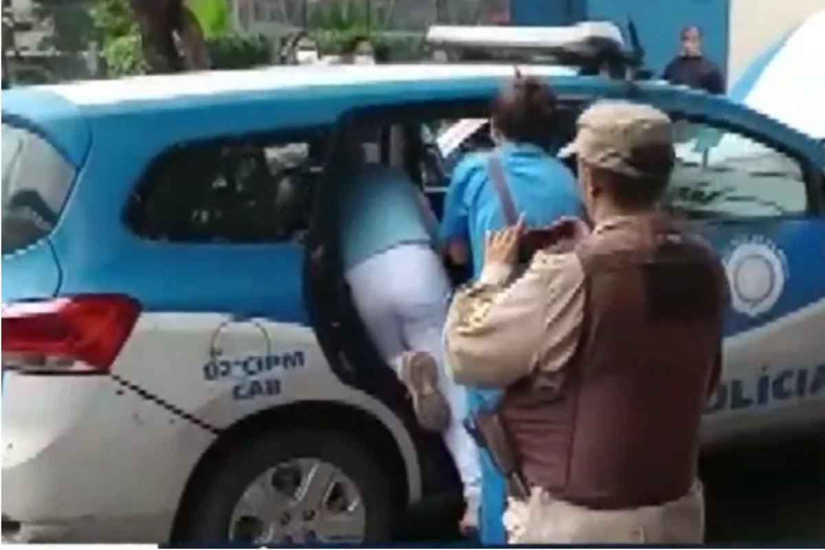 Salvador: mulher dá à luz dentro de viatura da Polícia Militar