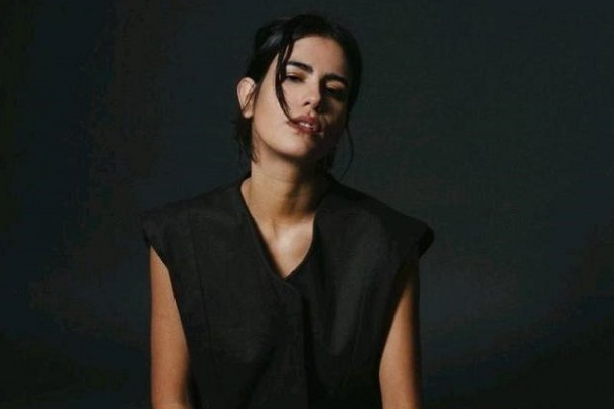 Antonia Morais presenteia o pai e o público com novo álbum “Ímpar 60”