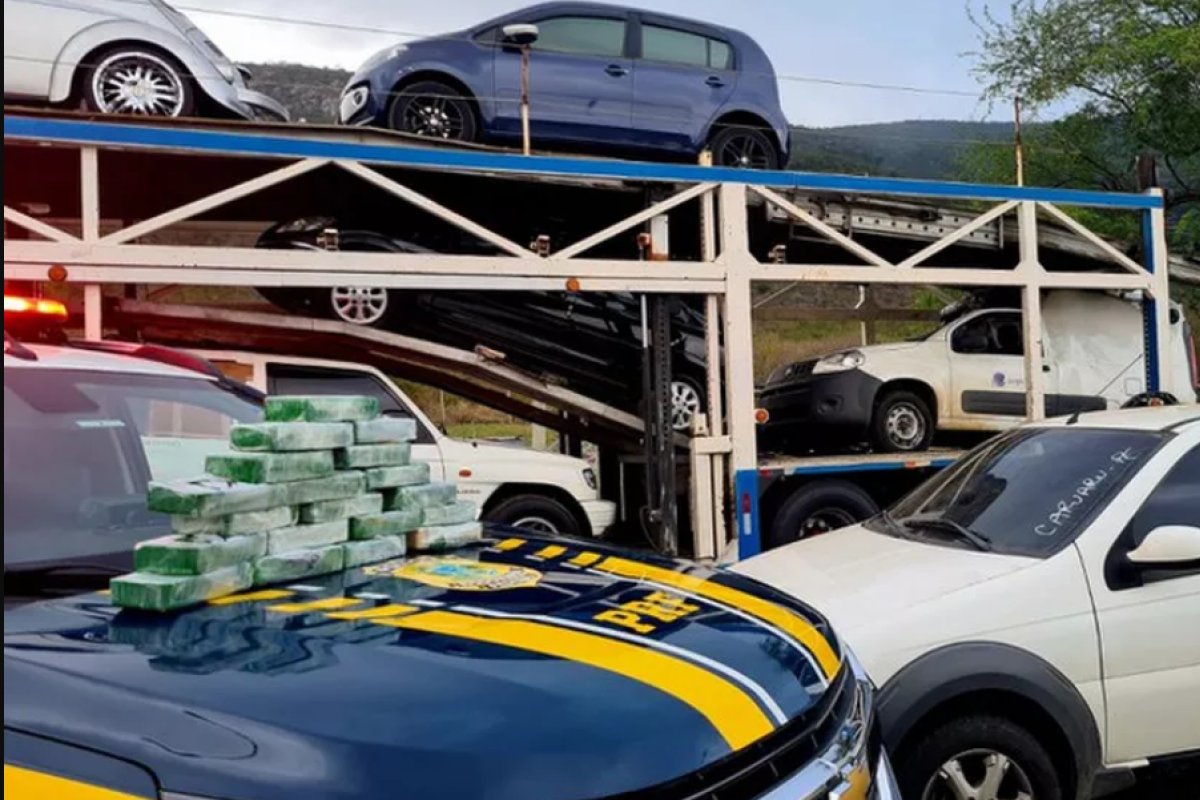 PRF apreende quase 21kg de crack em painel de carro na BR-116, em Jequié