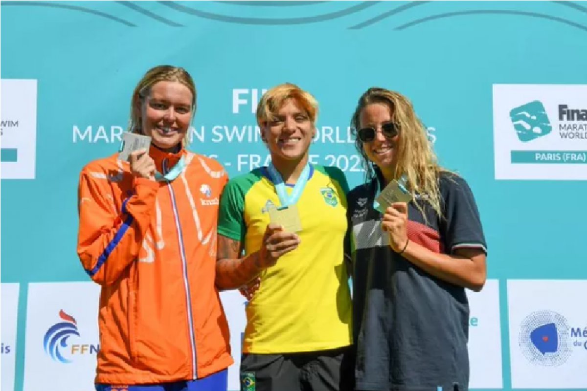 Após três medalhas no Mundial, Ana Marcela é ouro em Paris, sede da Olimpíada