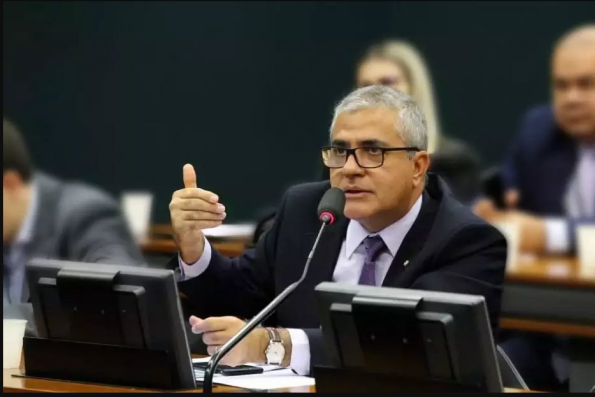 Deputado diz achar 'incoerente' fazer 'queda de braço' para aprovação da PEC dos Benefícios