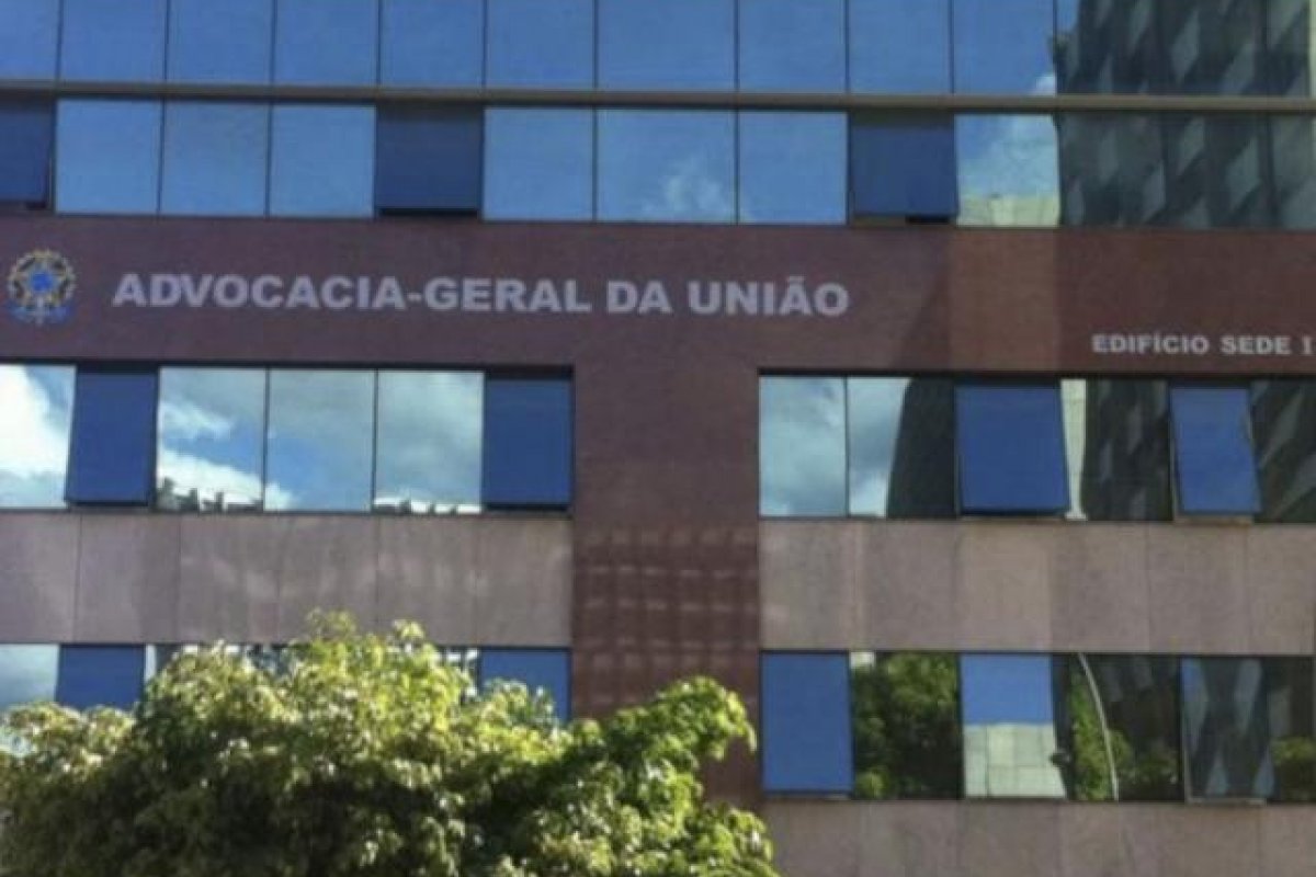 AGU pede abertura de inquérito sobre entrega de documentos sigilosos à imprensa
