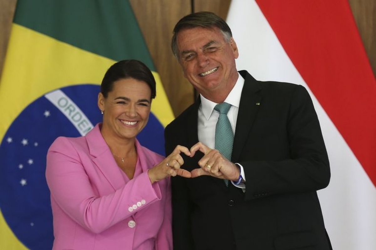 Em declaração, Bolsonaro e presidente da Hungria defendem 'valores familiares'